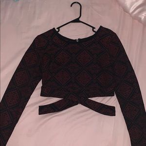 Long sleeve crop